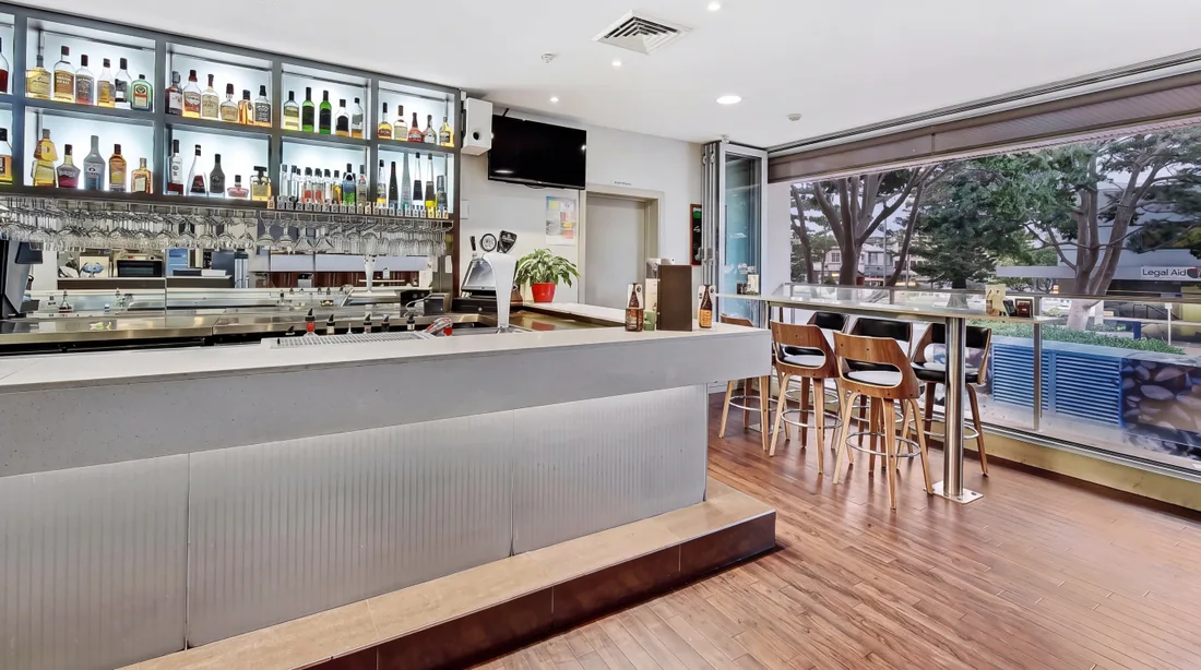 Mercure Hotel, Port Macquarie, NSW, image 2