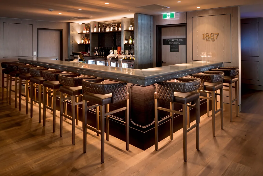 William Inglis Hotel, Warwick Farm